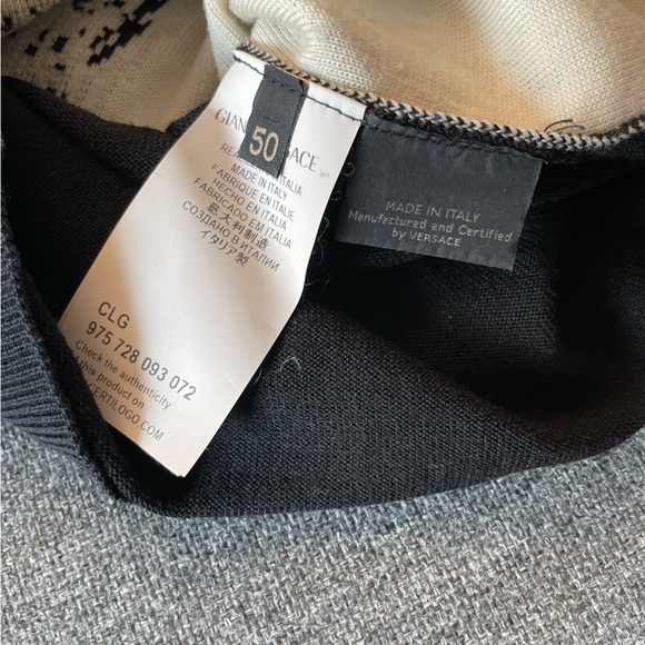 Versace Black & Cream Wool Medusa Sweater IT50 - Picture 3 of 6